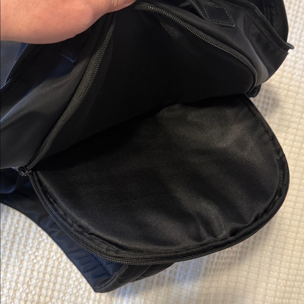 BEIS Black Minimalist Backpack - Picture 4 of 14